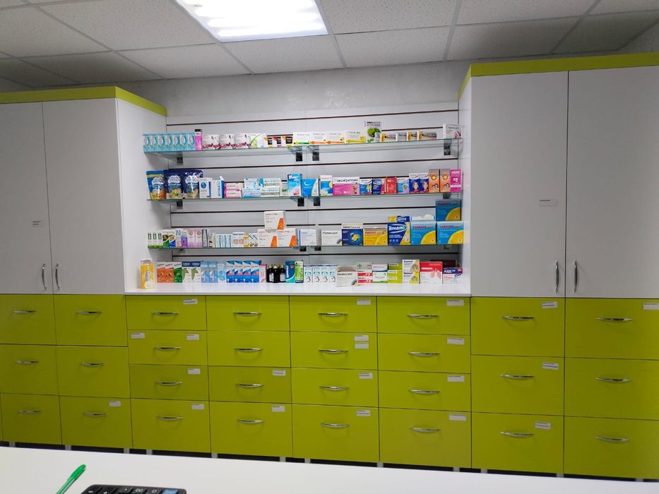 Мебель для аптеки (витрина)