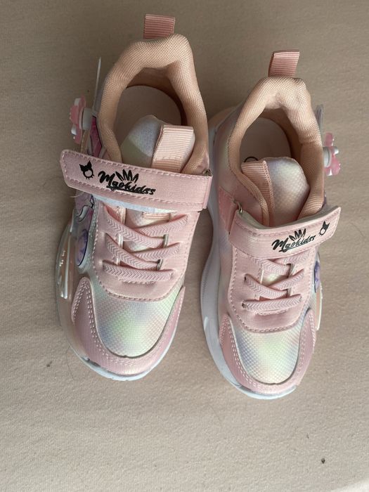 Светещи маратонки