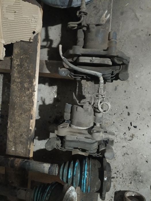 Передние суппорта Ауди 100 С4