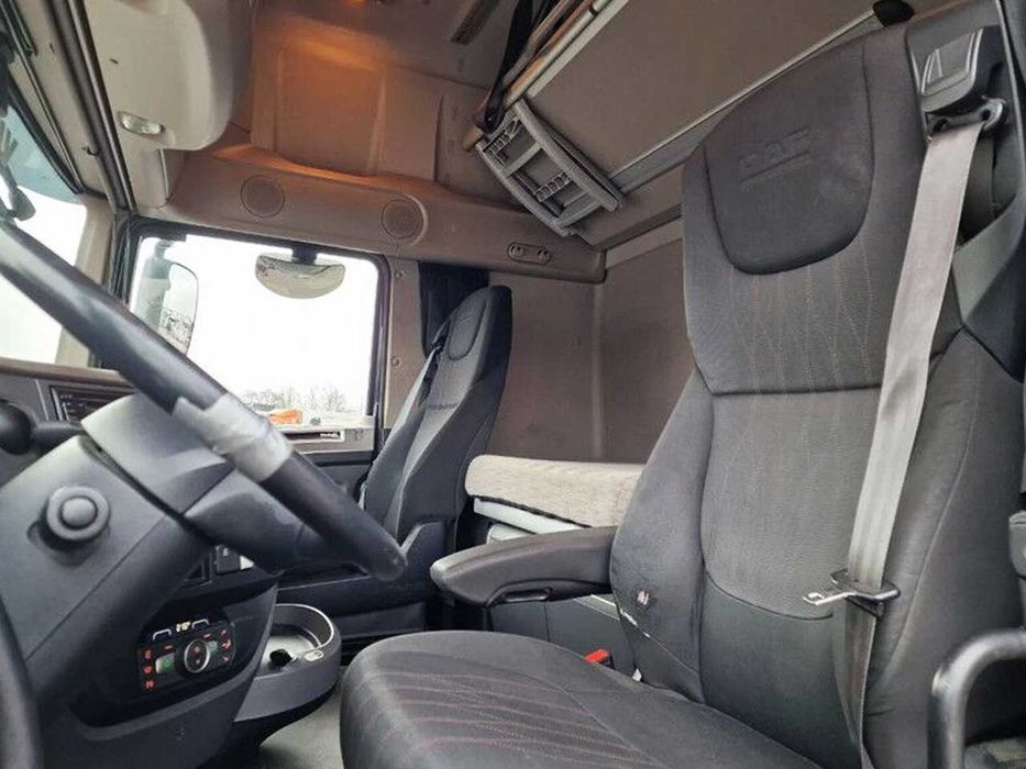Тентованный грузовик DAF XF 480 SSC 6x2