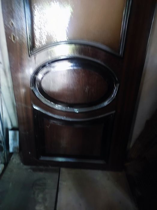 Продаю двери без дверного косяка МДФ шпон, цена за 1 дверь 200.000 сум