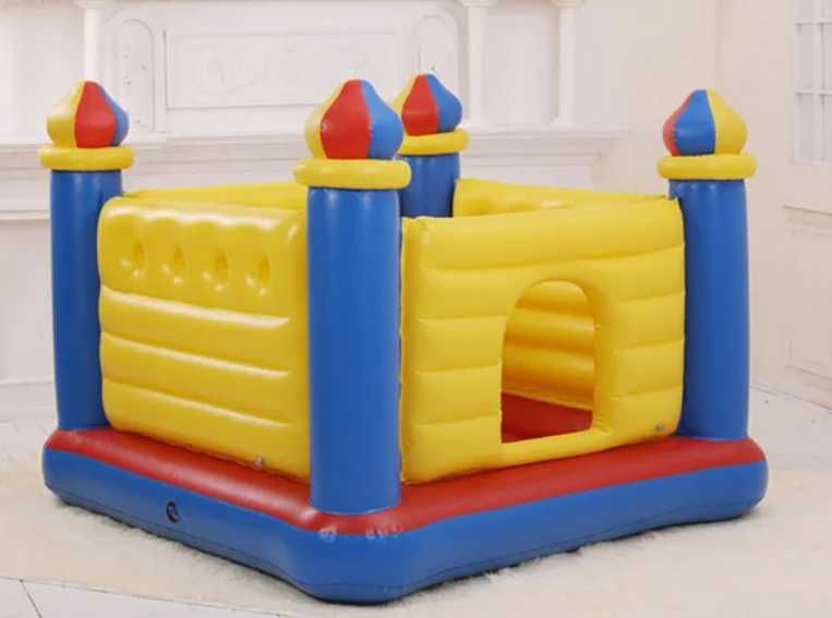 Батут-надувной Замок-175х175х135 см. Шарик+насос и доставка бесплатно