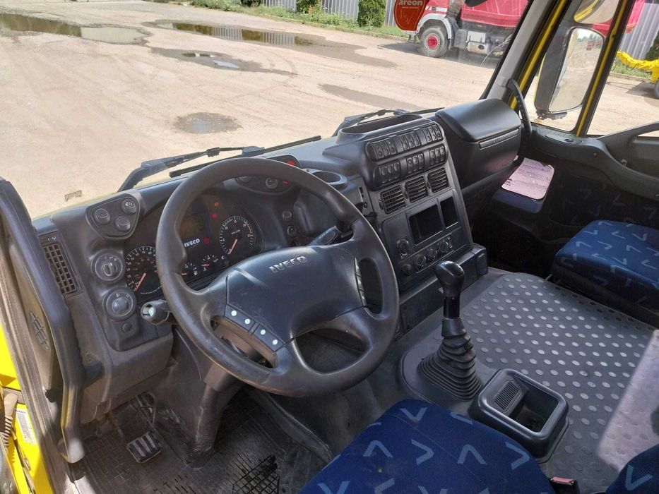 Iveco Trakker 8x4 Basculantă, An 2009, 297.000 km – Stare Foarte Bună