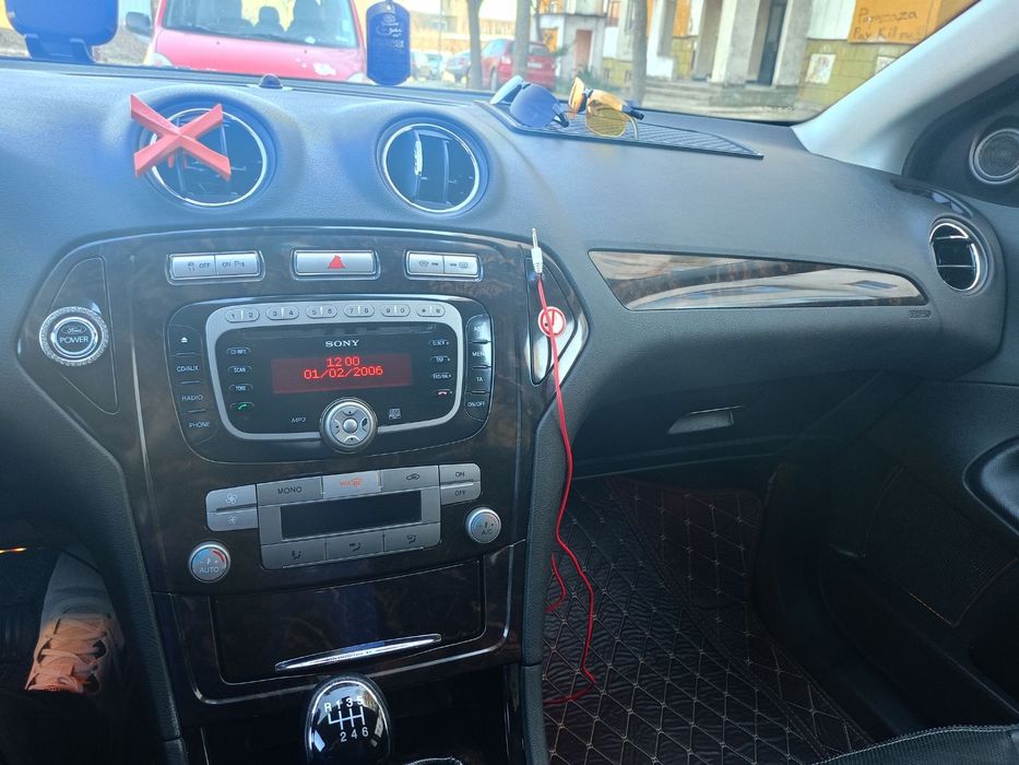 Форд мондео  топ състояние