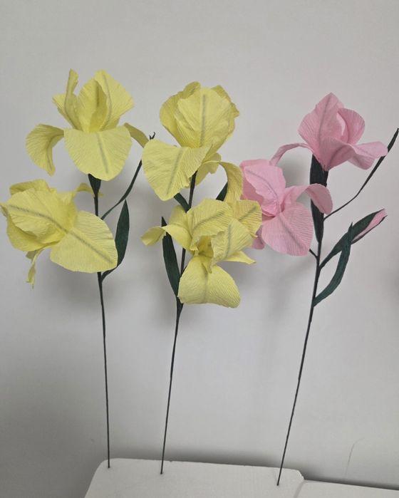 Flori / buchete/ aranjamente handmade din hartie creponata  - delicate, elegante si mereu proaspete