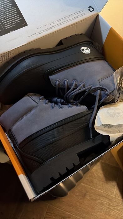 Ghete timberland  noi cu eticheta 43,5