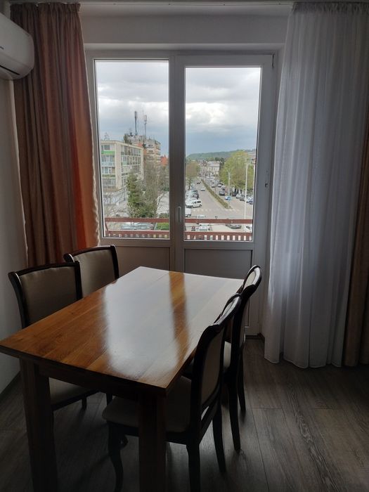 Închiriez apartament 2 camere pozitie centrala cu 2 camere mobilat și utilat