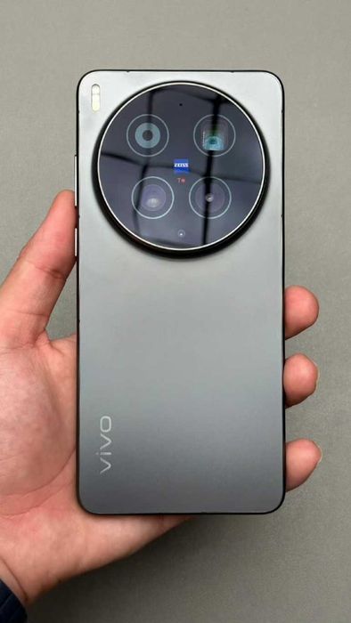 Глобален с 6600mAh батерия!!! меню на български и e-sim Vivo X300 Ultra 5G Dual sim, c Android auto, 2 години гаранция