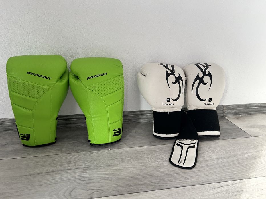 Vand manusi de box , se vinde si separat