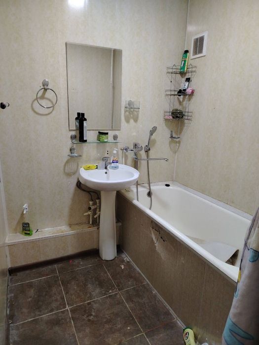 Sotiladi!!! Yashnobod tuman  3xonali kvartira holati ôrta