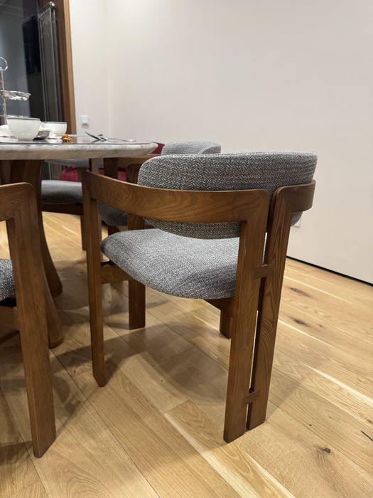 Продам 12 стульев