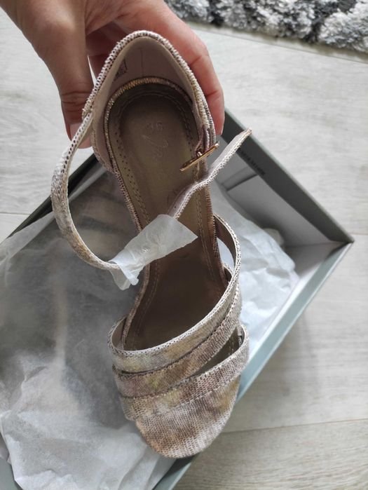 Стилни обувки Jane Klein