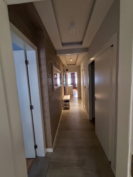 Дава се под наем Тристаен апартамент в Варна, Гръцка махала - 120 кв.м за 1275 € - Снимка #11