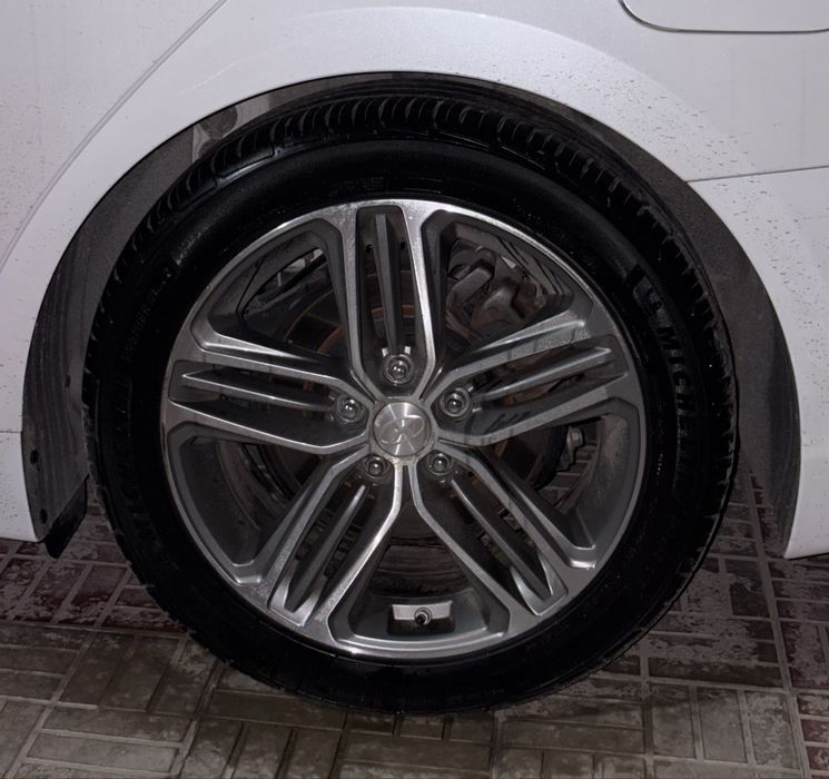 Grandeur R18 диск