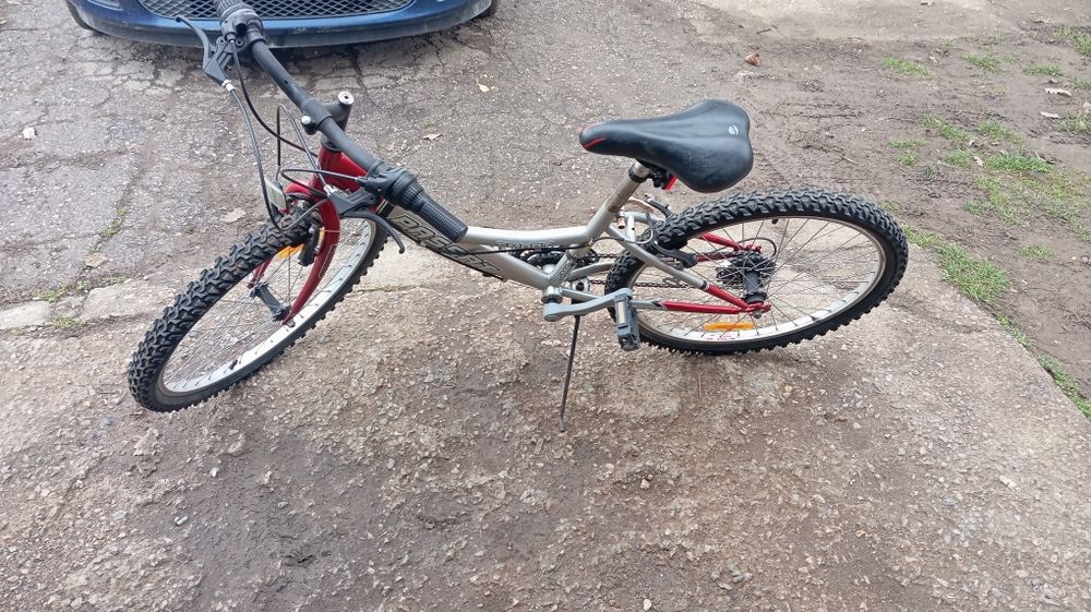 Продавам детско колело.