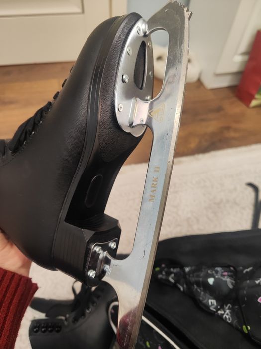 Коньки для фигурного катания