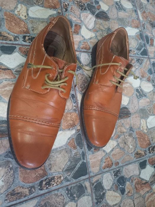 Pantofi barbati piele marca Vapiano masura 44 stare foarte buna