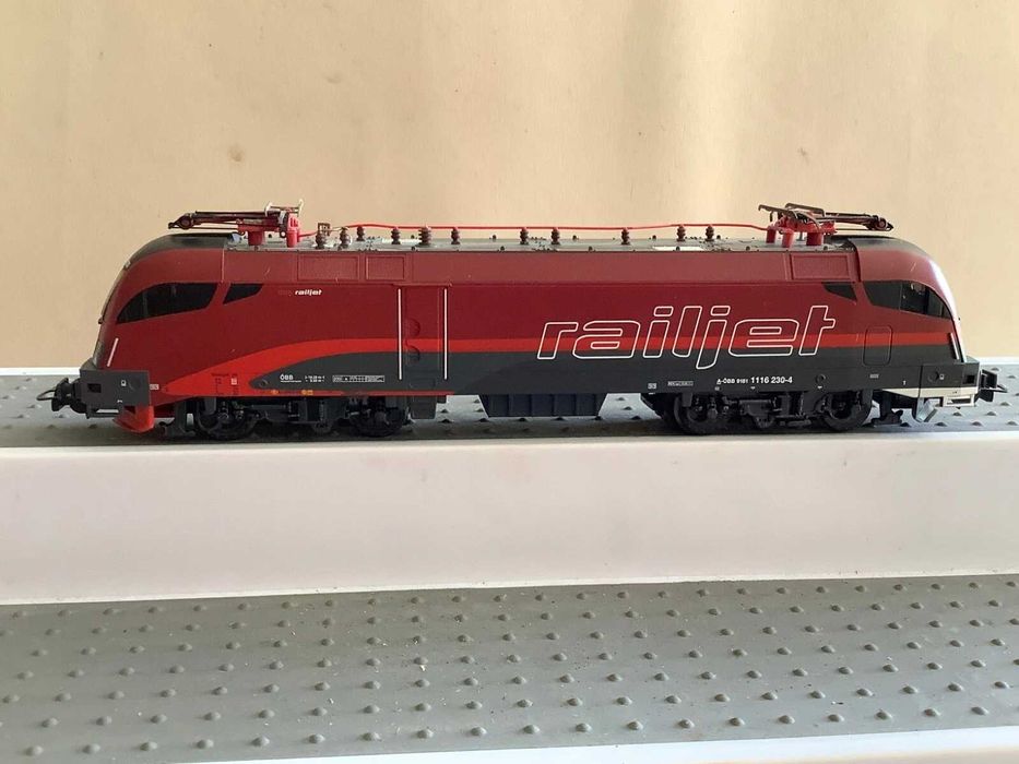 Trenulet Railjet (Spirit of Vienna) marca Piko scara ho