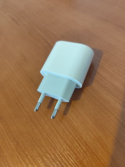Зарядное устройство Apple; кабель type-c / lighthing
