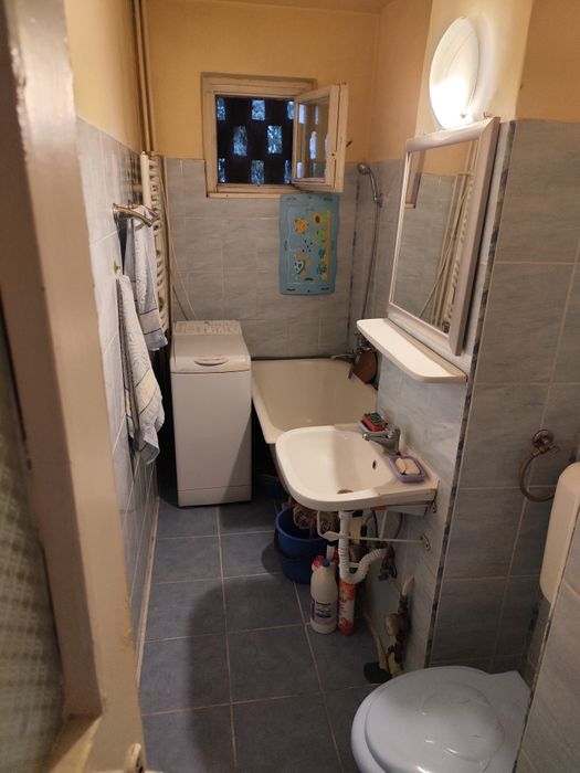 Apartament de închiriat cu 3 camere în zona Calea Sagului