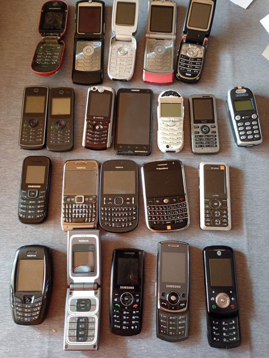 Lot de telefoane pt piese ( multe se aprind)