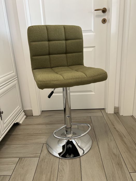 Scaun verde de bar sau makeup