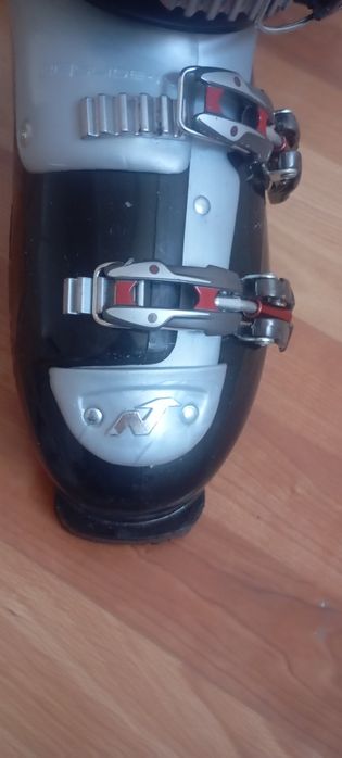 горнолыжные ботинки