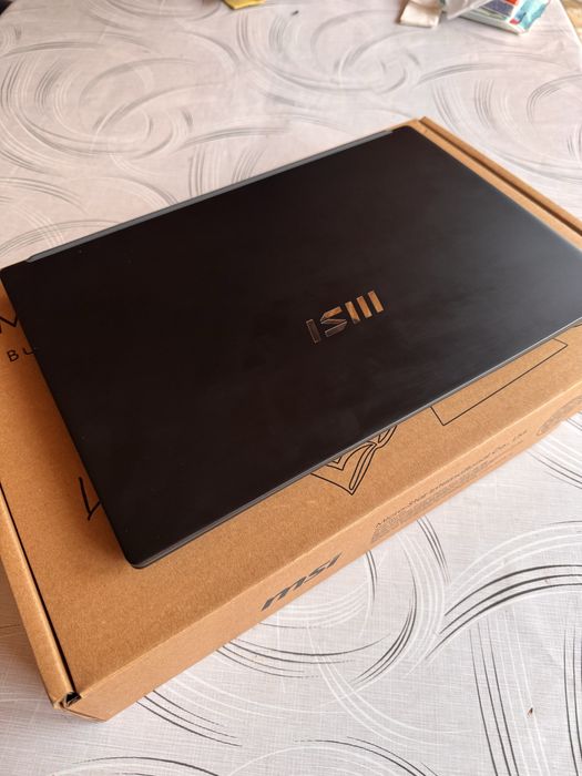 Лаптоп MSI MODERN 15 B7M 9S7