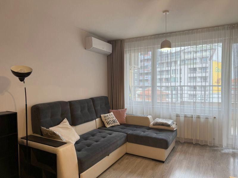 Двустаен апартамент в ж.к. Павлово.