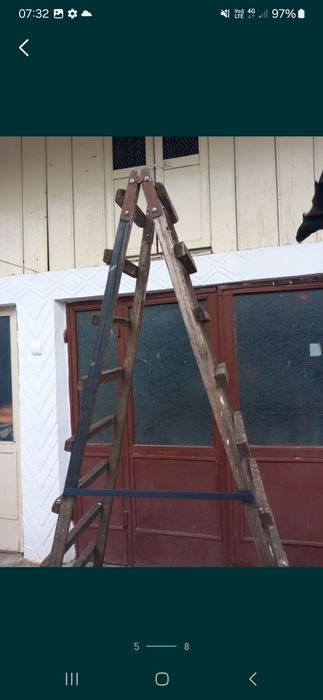 Scara mare in 2 parti lemn.