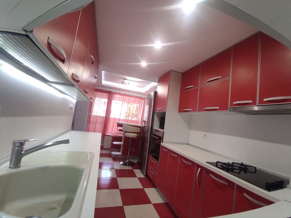 Дава се под наем Тристаен апартамент в Варна, Бизнес хотел - 97 кв.м за 663 € - Снимка #3