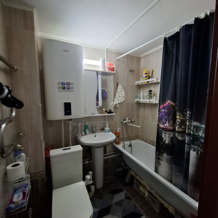 Продам 1 комн.кв, 8 мкр, 35 кв.м