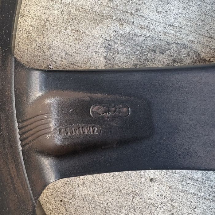 Продавам джанта с гума 255/35/19 Ауди