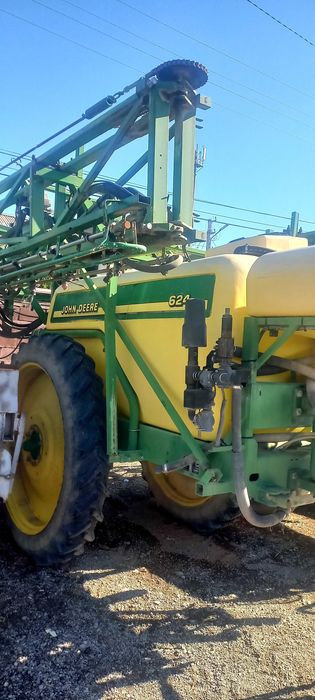 Продается опрыскиватель John deere