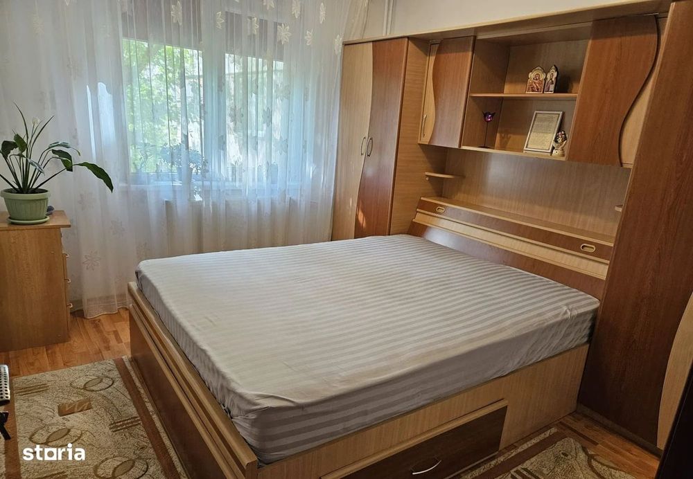 Apartament 3 camere de vanzare Gorjului