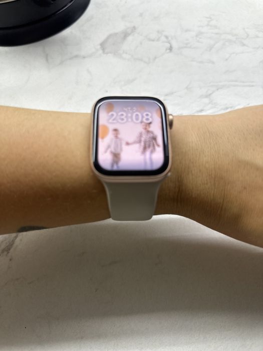 Продам смарт часы Apple Watch