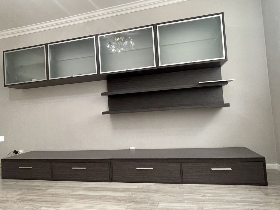 Продам мебель для гостиной. Стенка