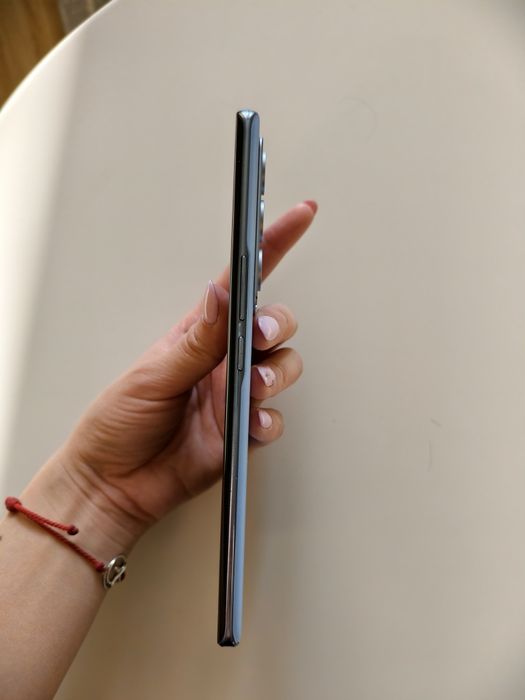 Продам телефон Vivo V27