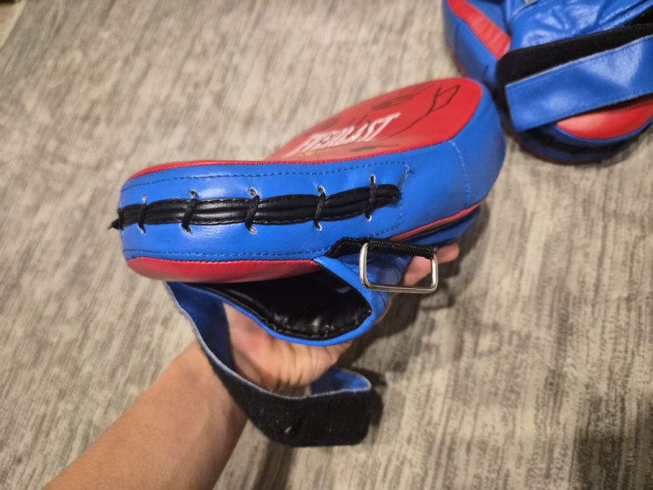 Перчатки,шлем,для бокса