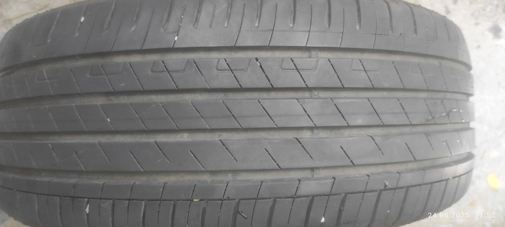 215/55R17 94V  Goodyear