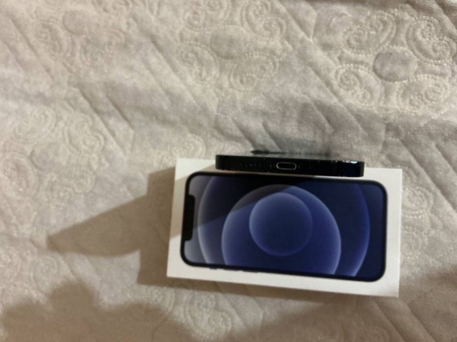 Продам iphone 12 64гб