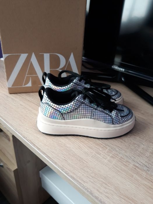 Детски сникърси Зара номер 32