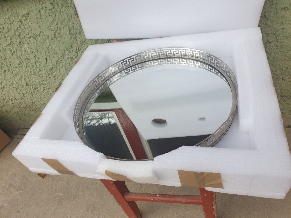 Tava galerie cu oglinda