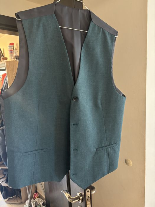 Мъжки официален костюм