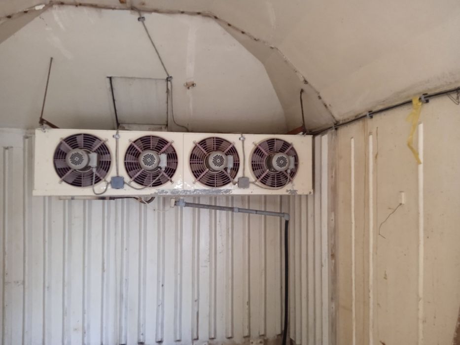 Хладилни вагони -2 броя.Работещи хладилни камери.