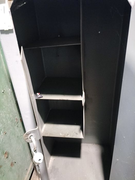 Сейф металлический