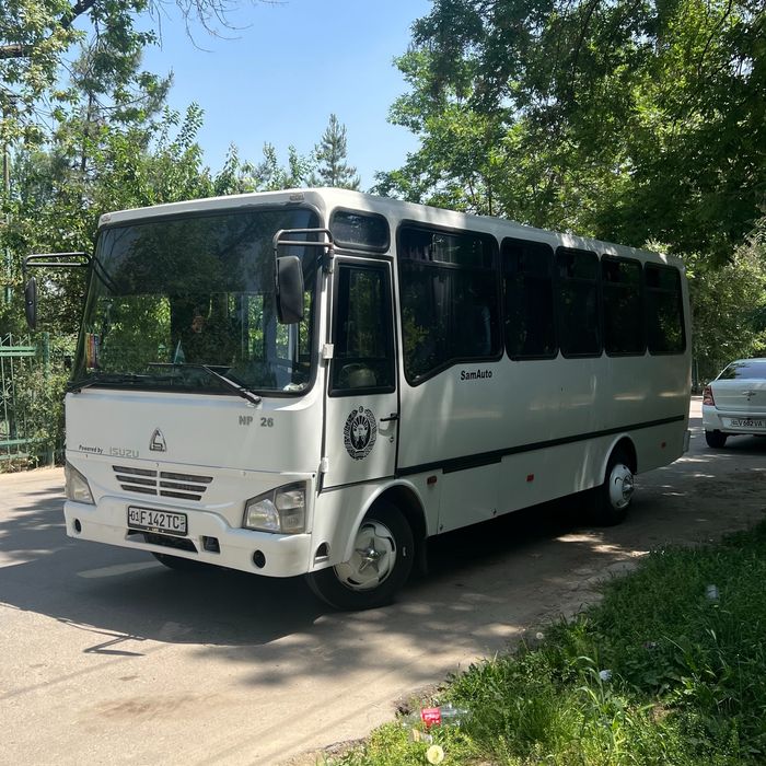 Isuzu avtobus sotiladi