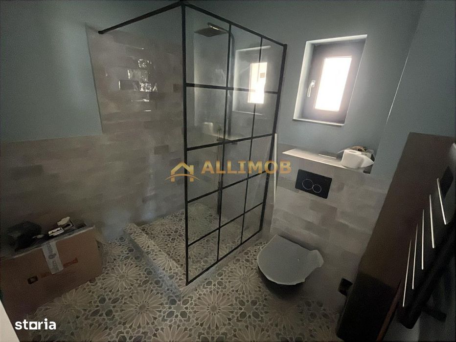 Eleganta la malul lacului- Vila premium cu ponton privat.