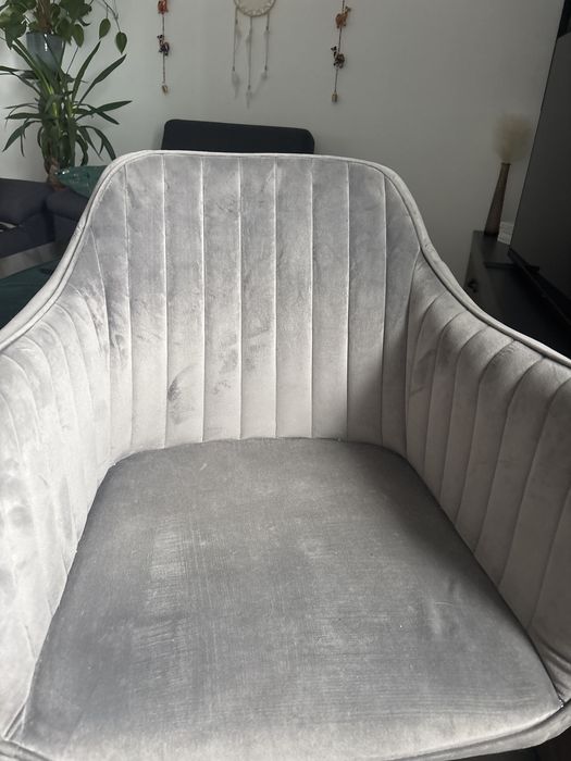 Scaun catifea gri pe roti