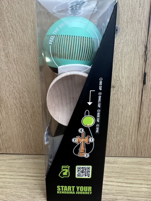 Sweets Kendamas Broken Bones Mint Green nou sigilat